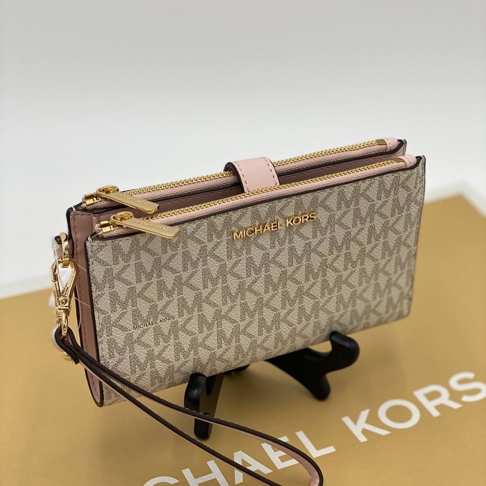 MICHAEL KORS DOUBLE ZIP WRISTLET POWDER BLUSH - Picture 8 of 16